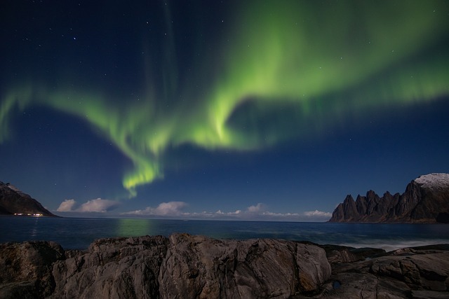 Nordlys streaming: Oplev universets lys fra sofaens komfort